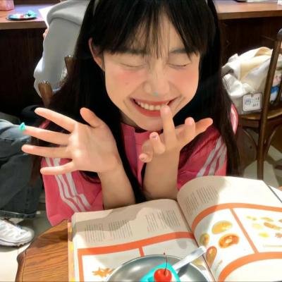 顶流粉丝被曝隐婚生子，一个月颁奖礼红毯画面流出